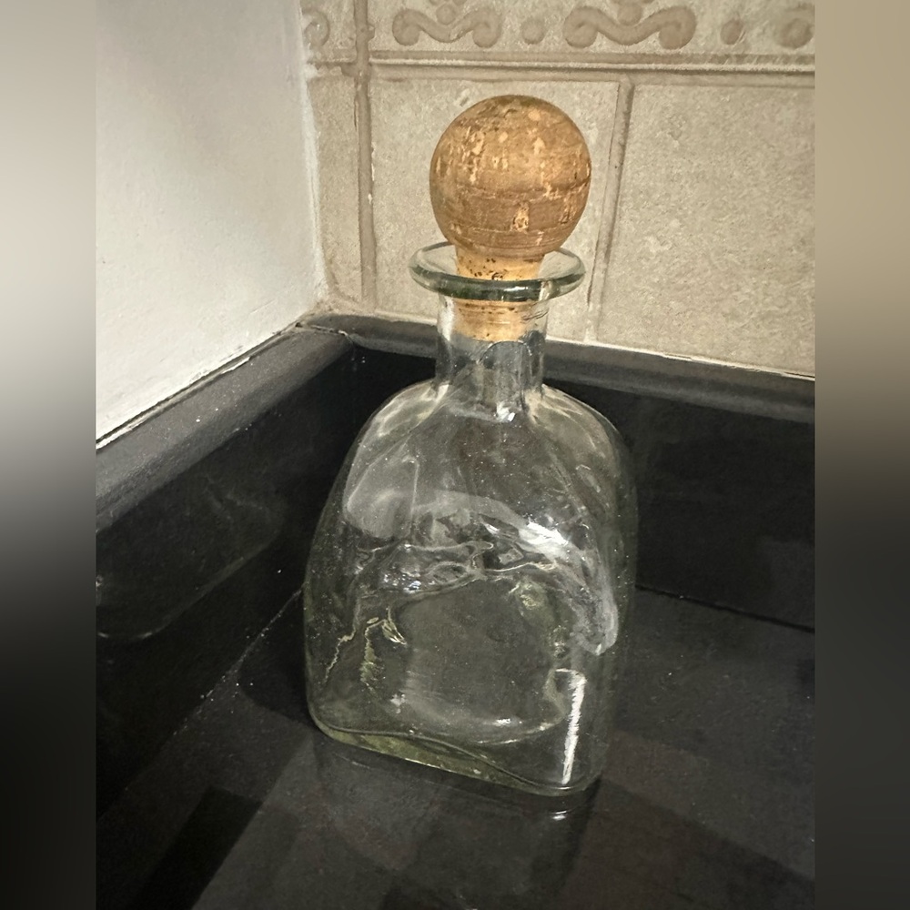 Clear Glass Decanter with Cork Stopper